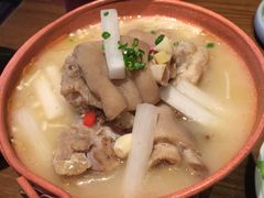 -云海肴·汽锅鸡·云南菜(天山百盛优客店)