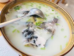 -美顺香食府鱼头老店(雪野湖店)