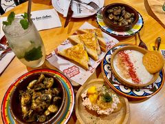 橄榄油香煎小蘑菇-tapas by dos cielos西班牙餐厅(重庆光环购物公园店)