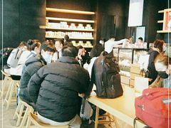 大堂-星巴克(广州南站A18检票口楼上)