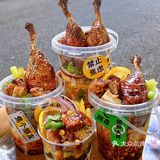 这个点想不想吃刚刚烤出来马路边边的冒烤鸭🦆