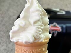 圆筒冰淇淋-麦当劳(萧山国际机场T3航站楼店)