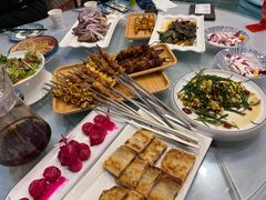 -乡村馕坑肉·烧烤·新疆菜·本地人更爱吃(阿勒泰首店)