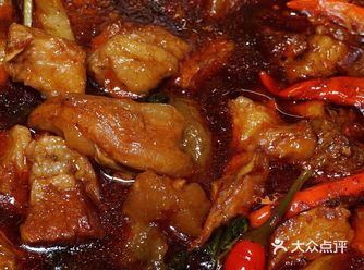 贵阳60后精神小伙靠这锅牛肉翻身起家