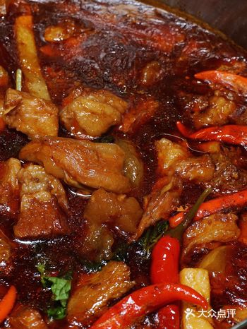 贵阳60后精神小伙靠这锅牛肉翻身起家