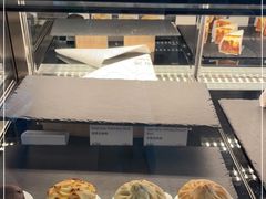 面包甜点陈列柜-SAANCI山池咖啡(海上世界文化艺术中心店)