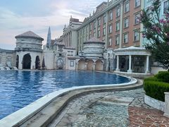 -泉城欧乐堡戏水湾艺术养生温泉