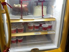 -红宝石·鲜奶小方·海派西点房(金杨店)