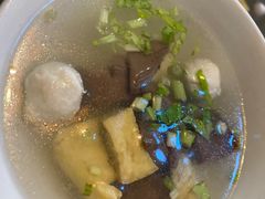 -松树干拌面店