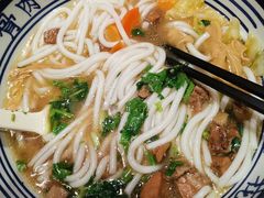 -鑫花溪牛肉米粉(东环大润发店)