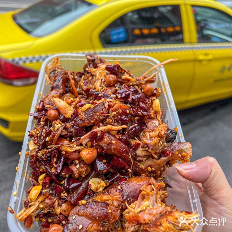 来重庆第一件事：直奔这家手撕兔！！！