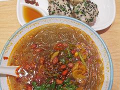 特色酸辣粉-小杨生煎(天之骄子店)