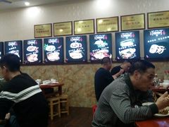 -刘胖娃鱼庄·特色肥肠鱼(杨家坪店)