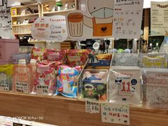 零售区-猫的天空之城概念书店(束河店)