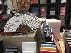 -钟书阁(群光广场店)