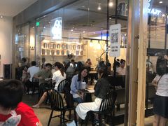 等位区-喜茶(广州天汇igc店)