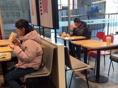 -麦当劳(轻轨曹杨路店)