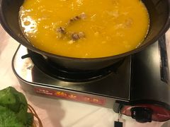 -鲜入围煮花胶鸡海鲜火锅