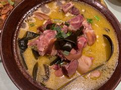 -帅巴人舅母子腊蹄民俗村