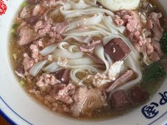 -裕新楼粉面馆·石磨手工粉(四方坪店)