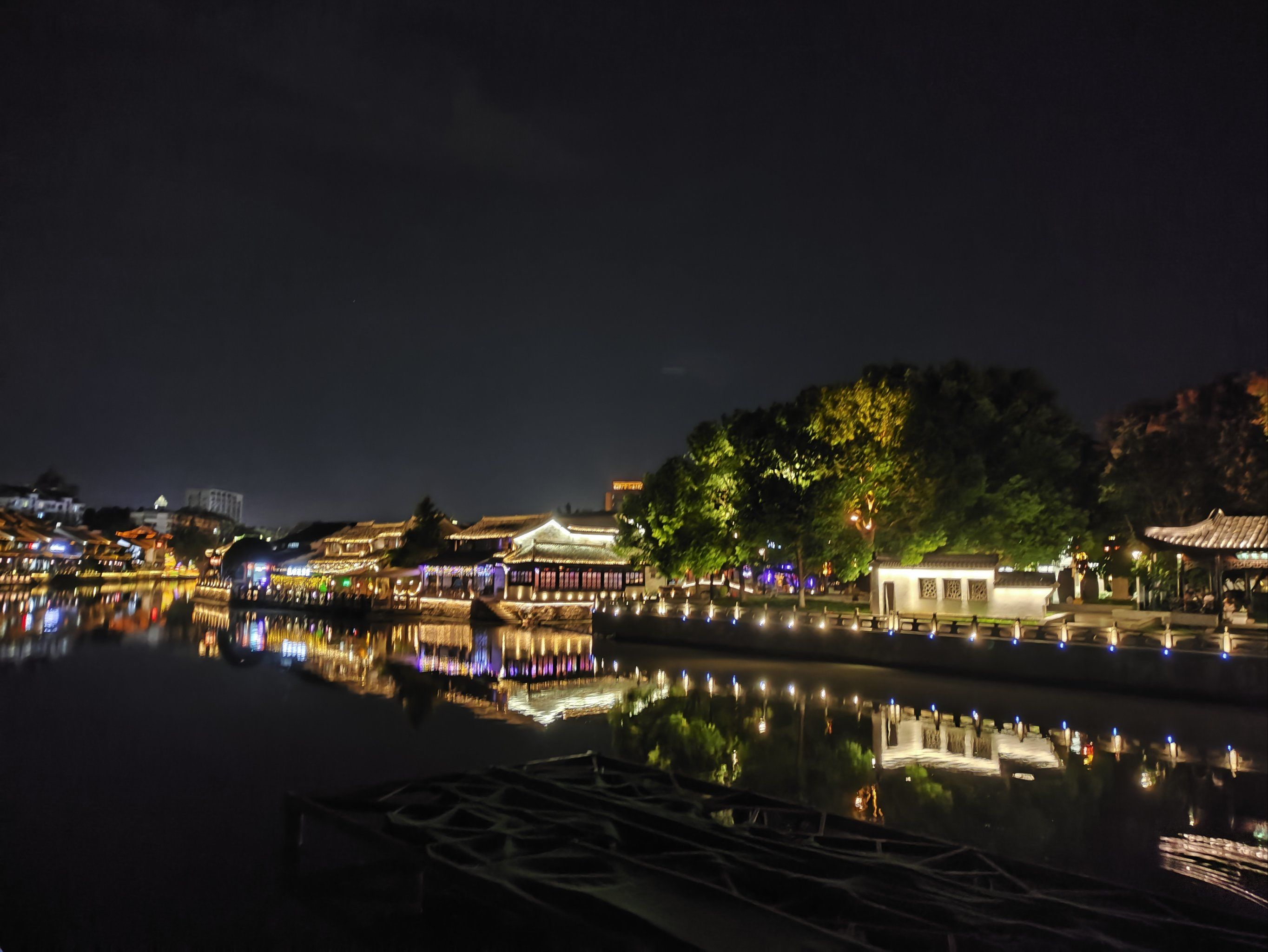 天天领红包海宁南关厢,夜晚灯光