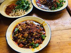 -拈签一笑黄牛肉辣卤串串
