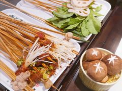 -两三事小郡肝串串香火锅(桂庙店)