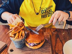 -ROAST coffee & eatery