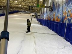 -乔波室内滑雪场