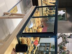 面包甜点陈列柜-熊叔熊婶面包房(团结湖店)