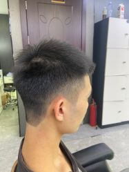 -藤野造型烫发染发