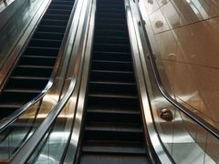 -红土地(地铁站)