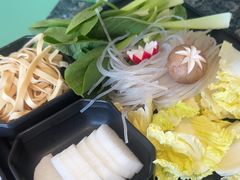 -一席地·本地鸡窝·杭帮鸡火锅(萧山银隆百货店)