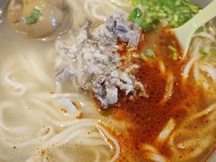 -亮亮面馆(经六路店)