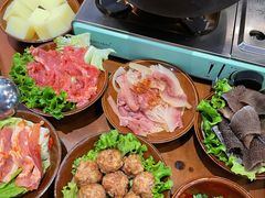 贵阳脆哨丸子-黔有有贵州酸汤夺夺粉火锅(五味十字店)