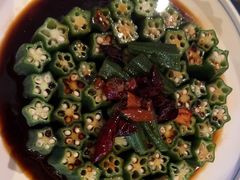 -八府香鸭·啫啫煲(华山路店)