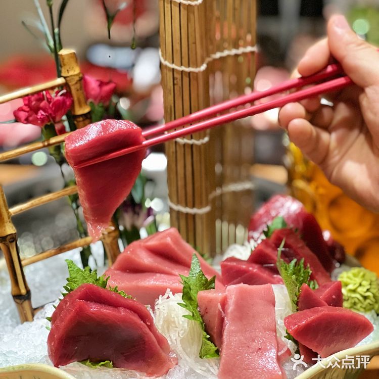 『牛料家炭火烧肉』与食客共庆一周岁,蓝鳍金枪鱼开鱼秀来助兴‼️