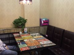 -扒虾小妹儿麻辣海鲜(宏图街店)