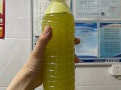 柠檬甘蔗汁-阿桃甘蔗汁