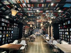 -钟书阁(松江泰晤士小镇店)