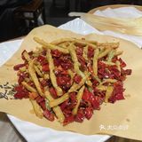探访武汉江汉区夏氏砂锅餐馆：品尝特色锅边馍与经典莲藕排骨汤