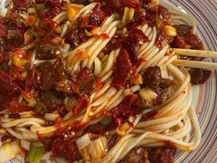 -歹歹的加个面过油肉拌面