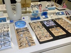 -视野联行眼镜·蔡司·尼康·豪雅·依视路(青浦宝龙店)