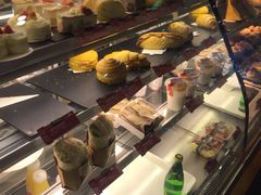 -星巴克臻选(莘庄仲盛店)