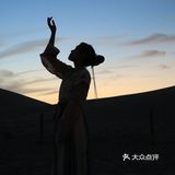 明月出天山｜假期来敦煌鸣沙山拍照吧