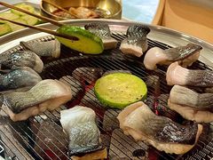 -围炉肉舍•炭烤活鳗•丹东海鲜烤肉(步行街店)