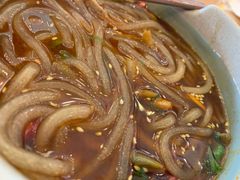 酸辣粉-美食小镇·观赏珍稀鸟类·长隆熊猫酒店