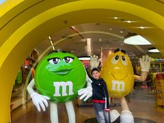 -m豆巧克力世界(上海世茂广场店)
