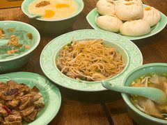 雪菜肉丝面-老清朝包子铺(开明街店)