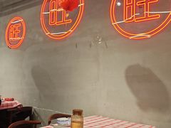 -洪霞餐馆·川菜·鲜货现炒(两江春城店)